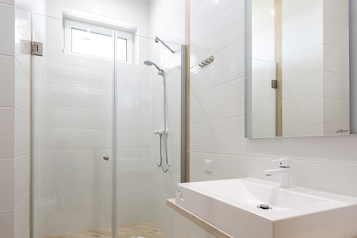 How To Clean Shower Doors in 4 Easy Steps